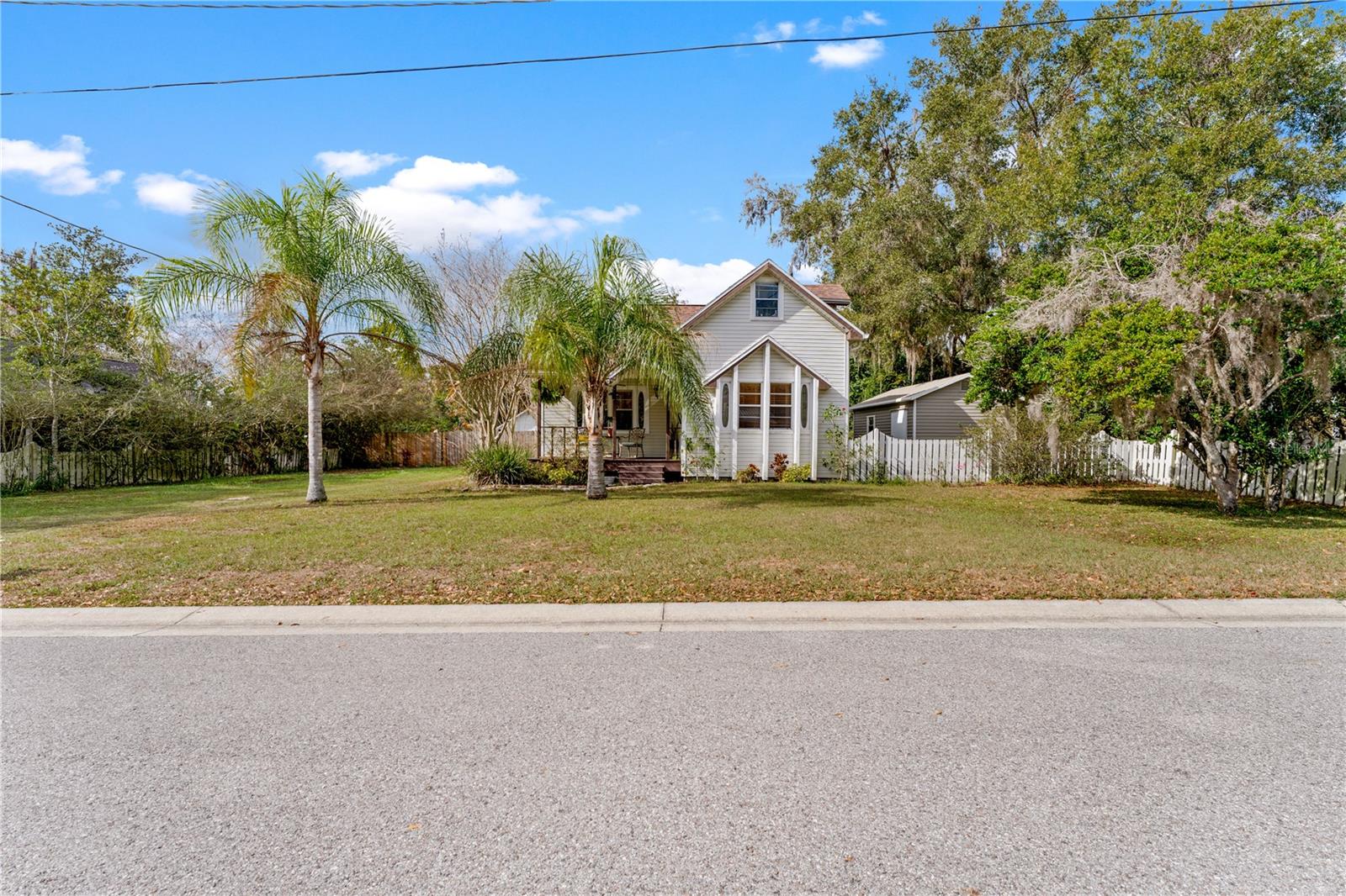 COLLEGE PLACE - Residential