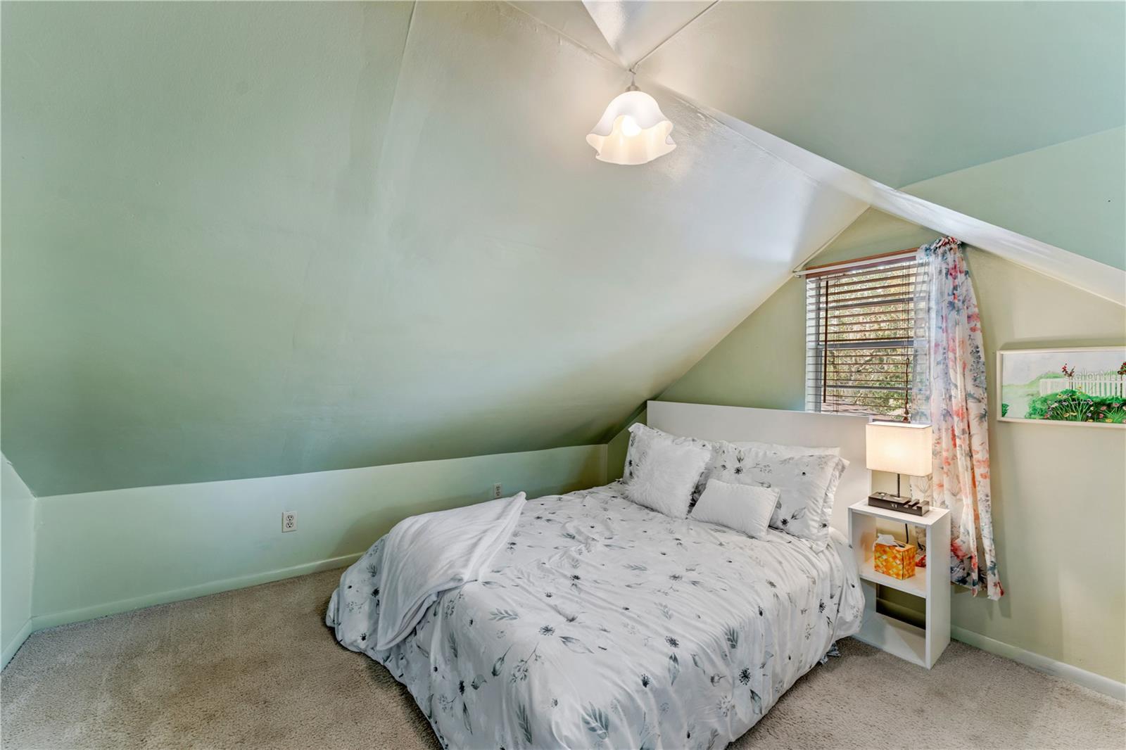 COLLEGE PLACE - Residential