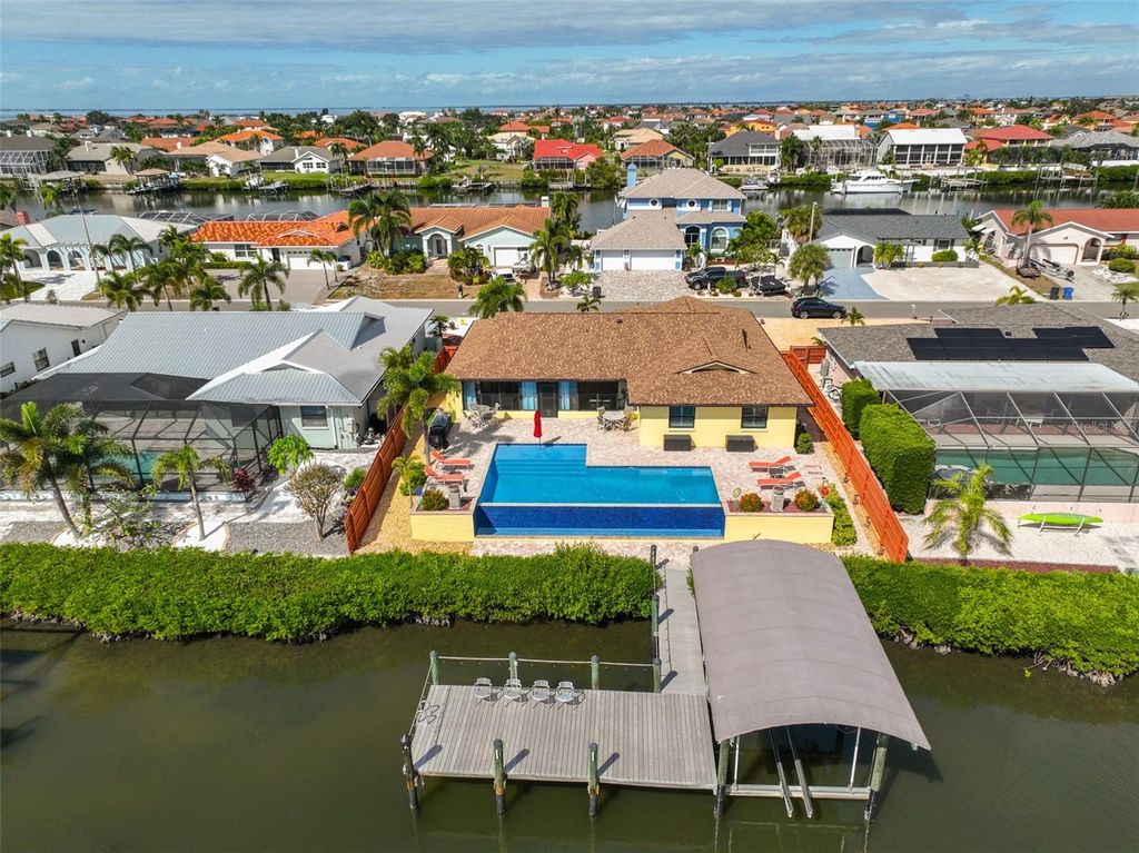 Photo of 914 Chipaway Drive, Apollo Beach, FL 33572 (MLS # TB8448642)