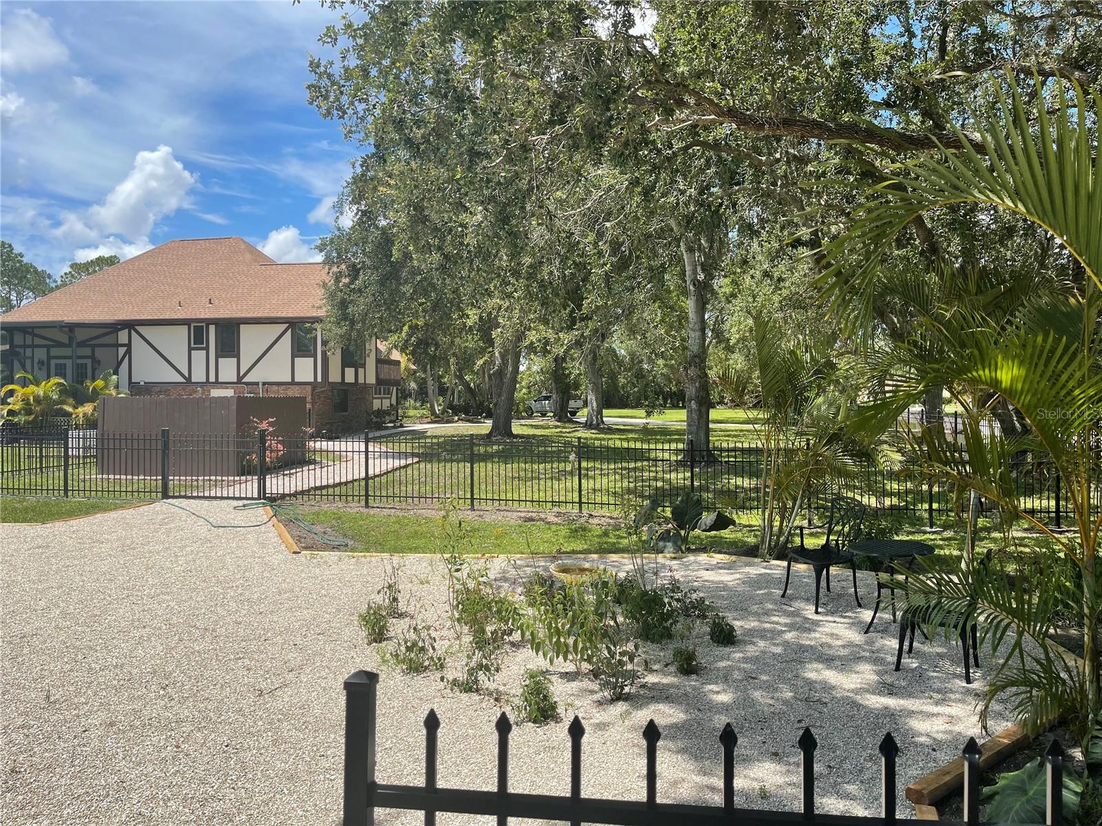 EVERGLADE ESTATES - Residential