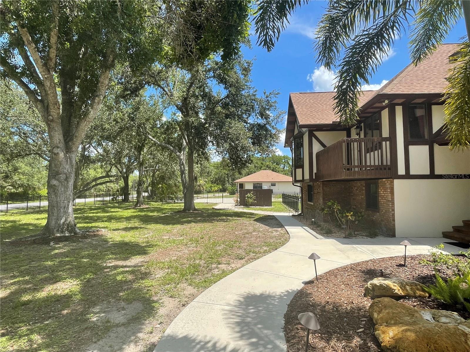 EVERGLADE ESTATES - Residential