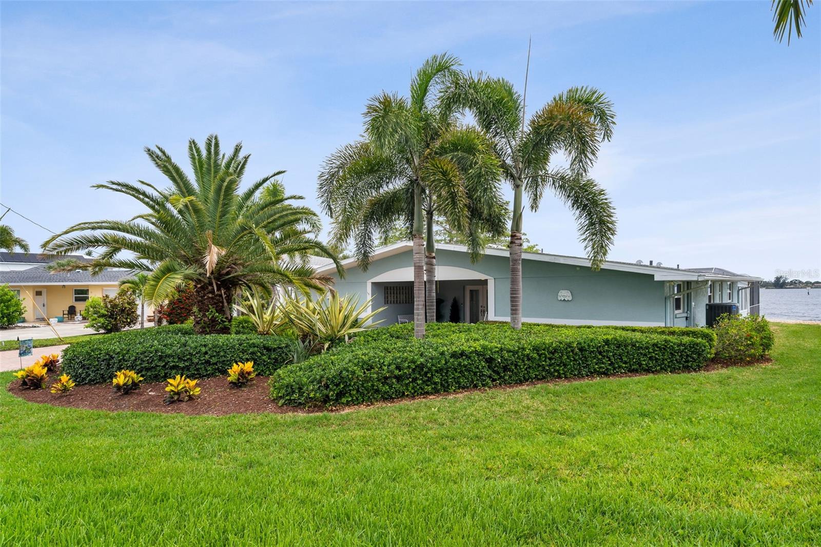 604 POINSETTIA AVENUE