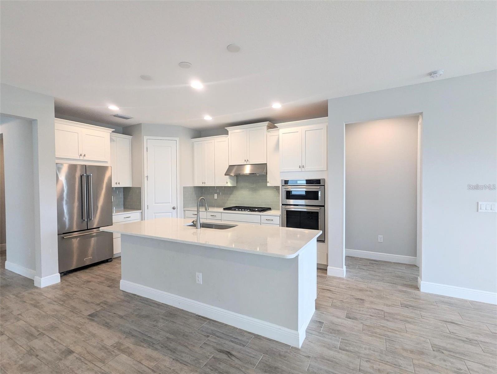 5834 LONG SHORE LOOP