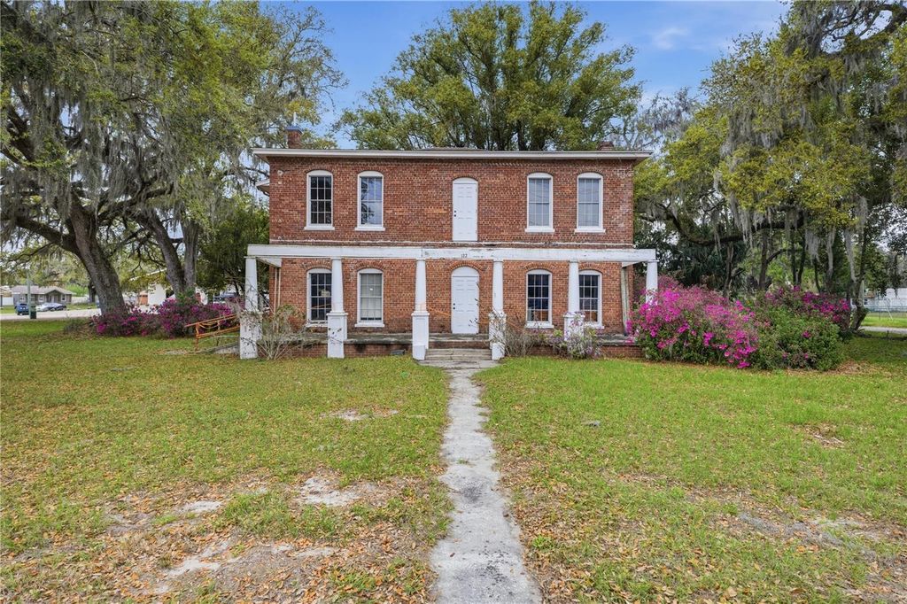 Photo of 120 N Main Street, Bushnell, FL 33513 (MLS # OM720804)