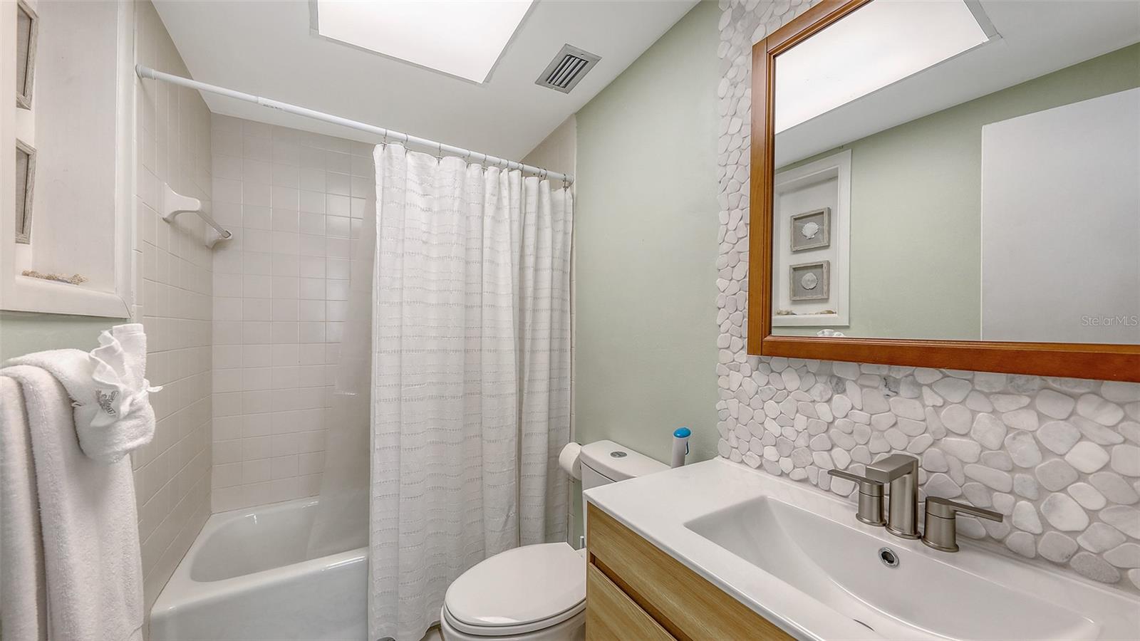 ADMIRAL BENBOW CLUB SUB THE - Residential Lease