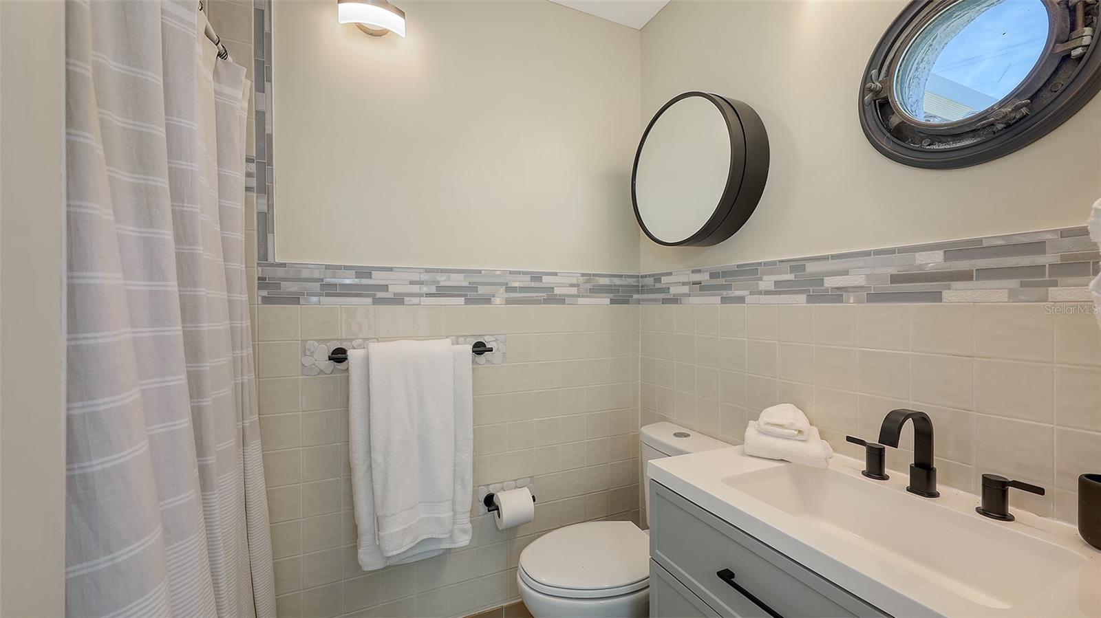 ADMIRAL BENBOW CLUB SUB THE - Residential Lease
