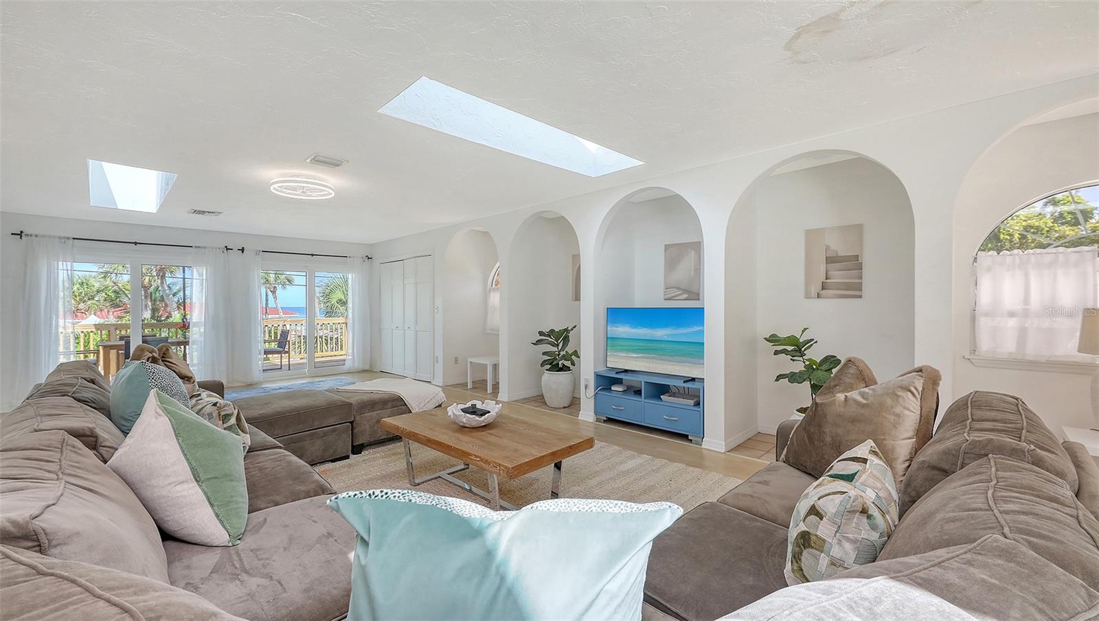 ADMIRAL BENBOW CLUB SUB THE - Residential Lease