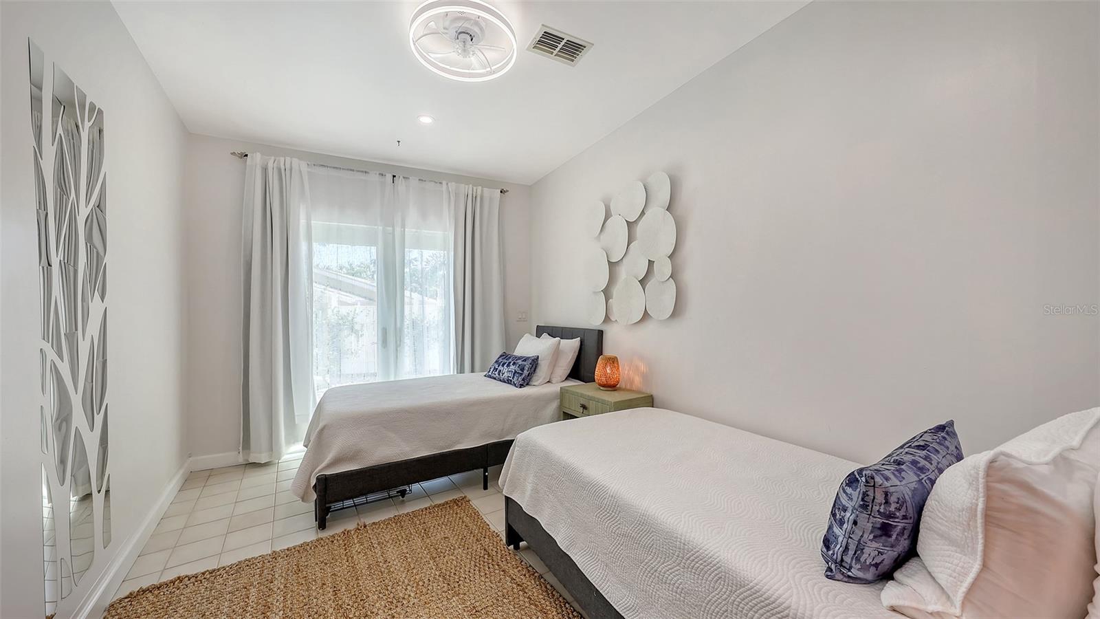 ADMIRAL BENBOW CLUB SUB THE - Residential Lease