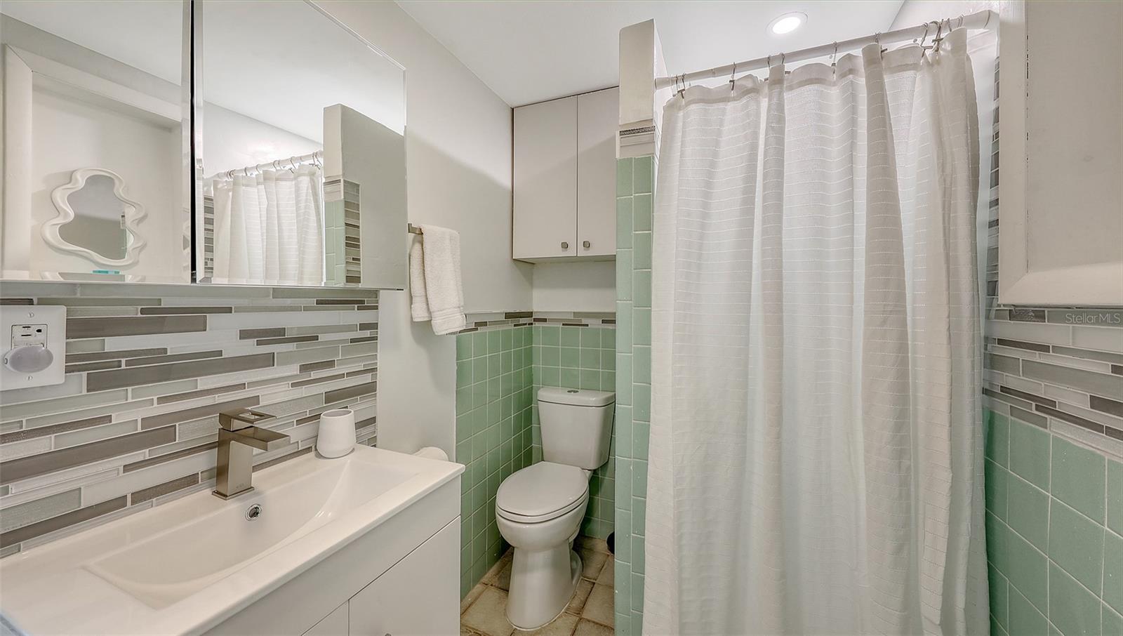 ADMIRAL BENBOW CLUB SUB THE - Residential Lease