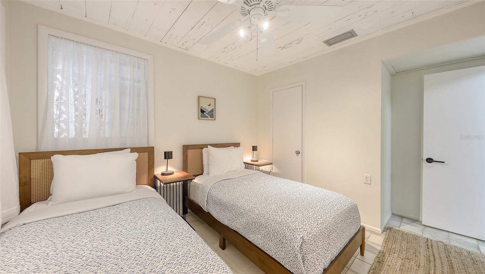 ADMIRAL BENBOW CLUB SUB THE - Residential Lease
