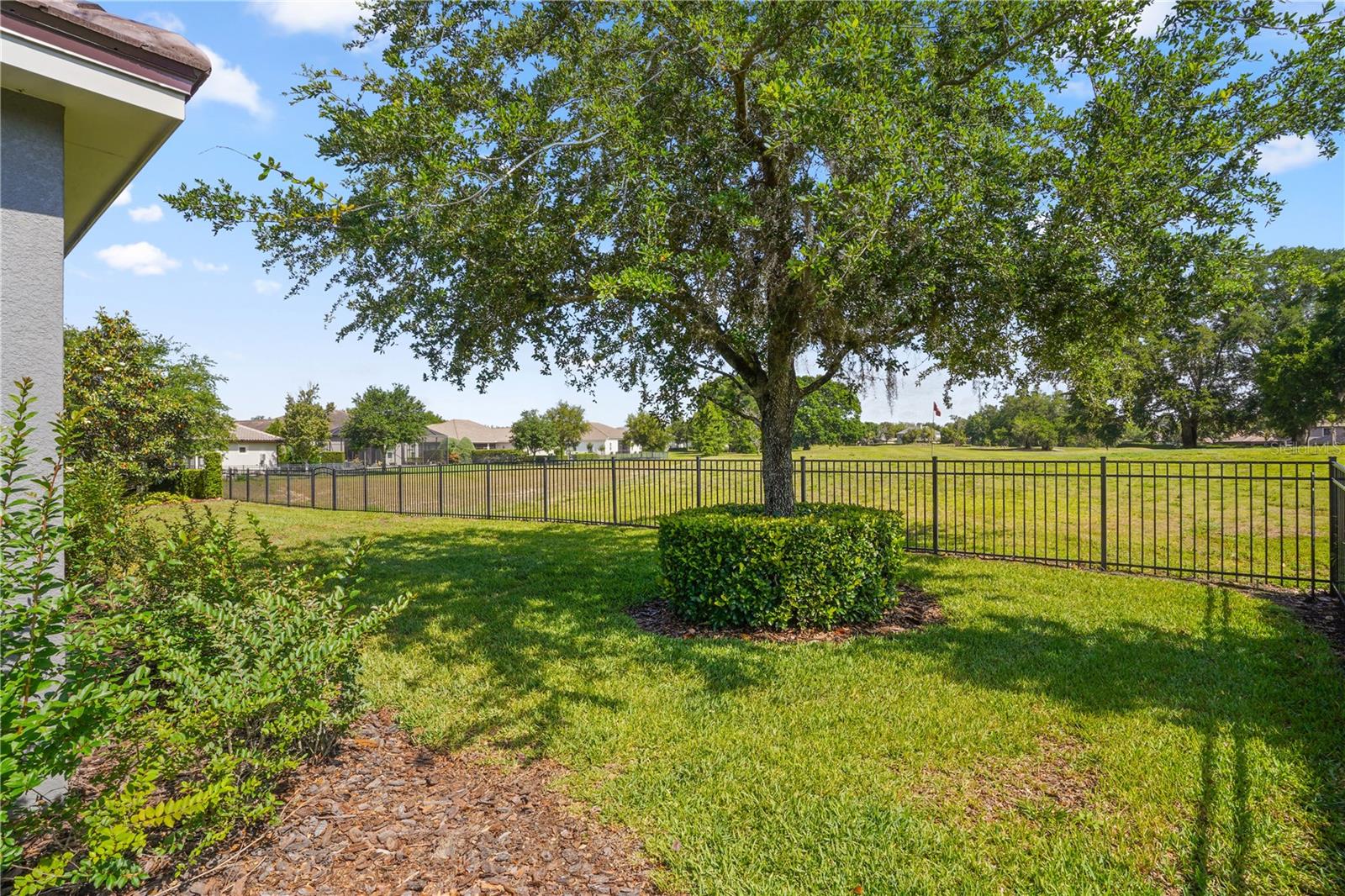 HEATHROW COUNTRY ESTATE - Residential
