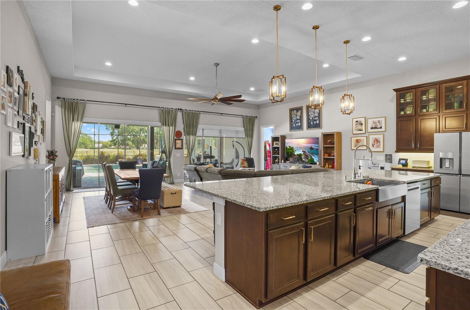 HEATHROW COUNTRY ESTATE - Residential