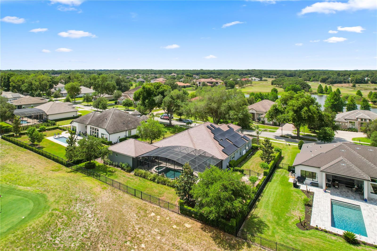 HEATHROW COUNTRY ESTATE - Residential