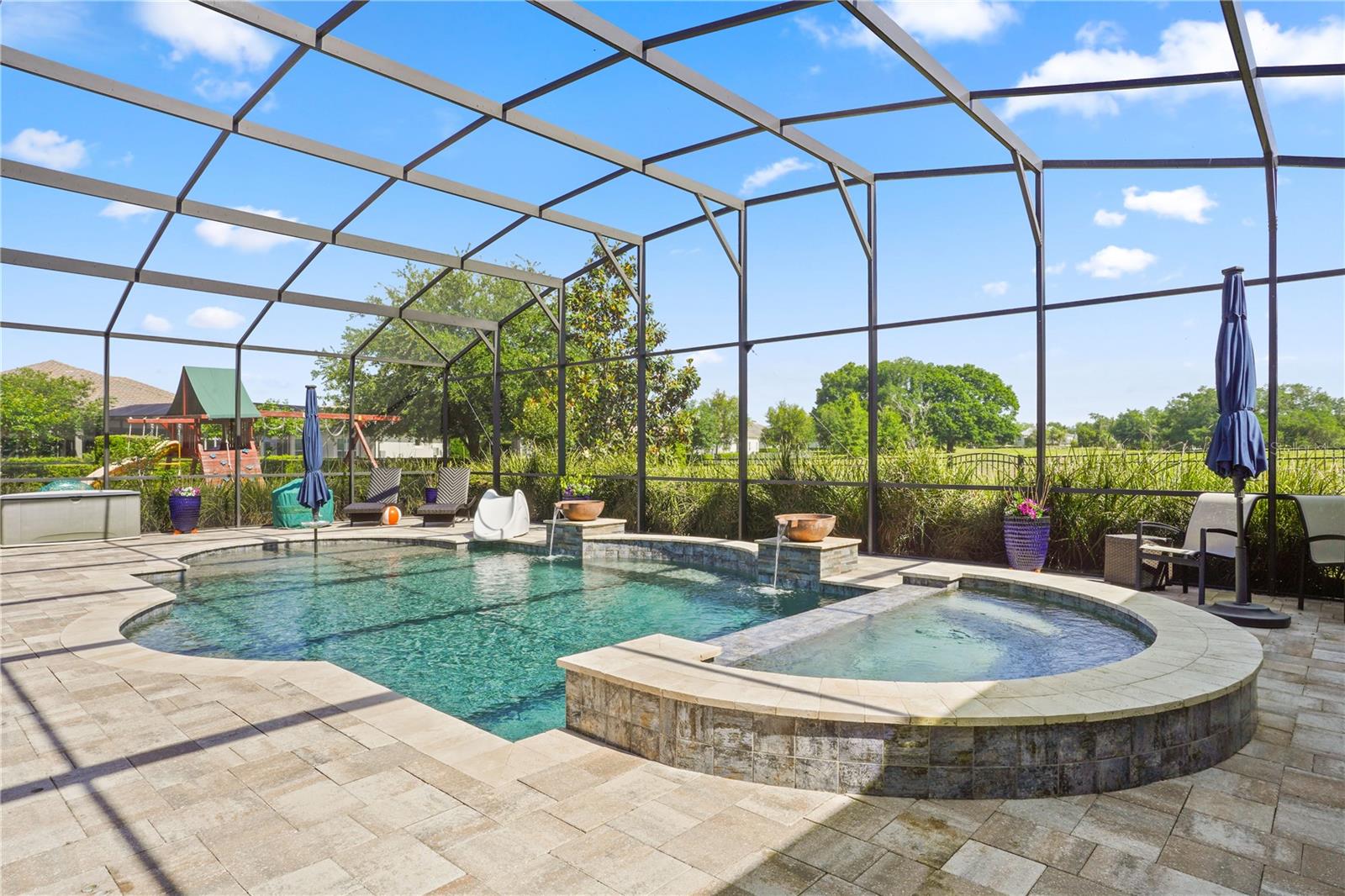 HEATHROW COUNTRY ESTATE - Residential