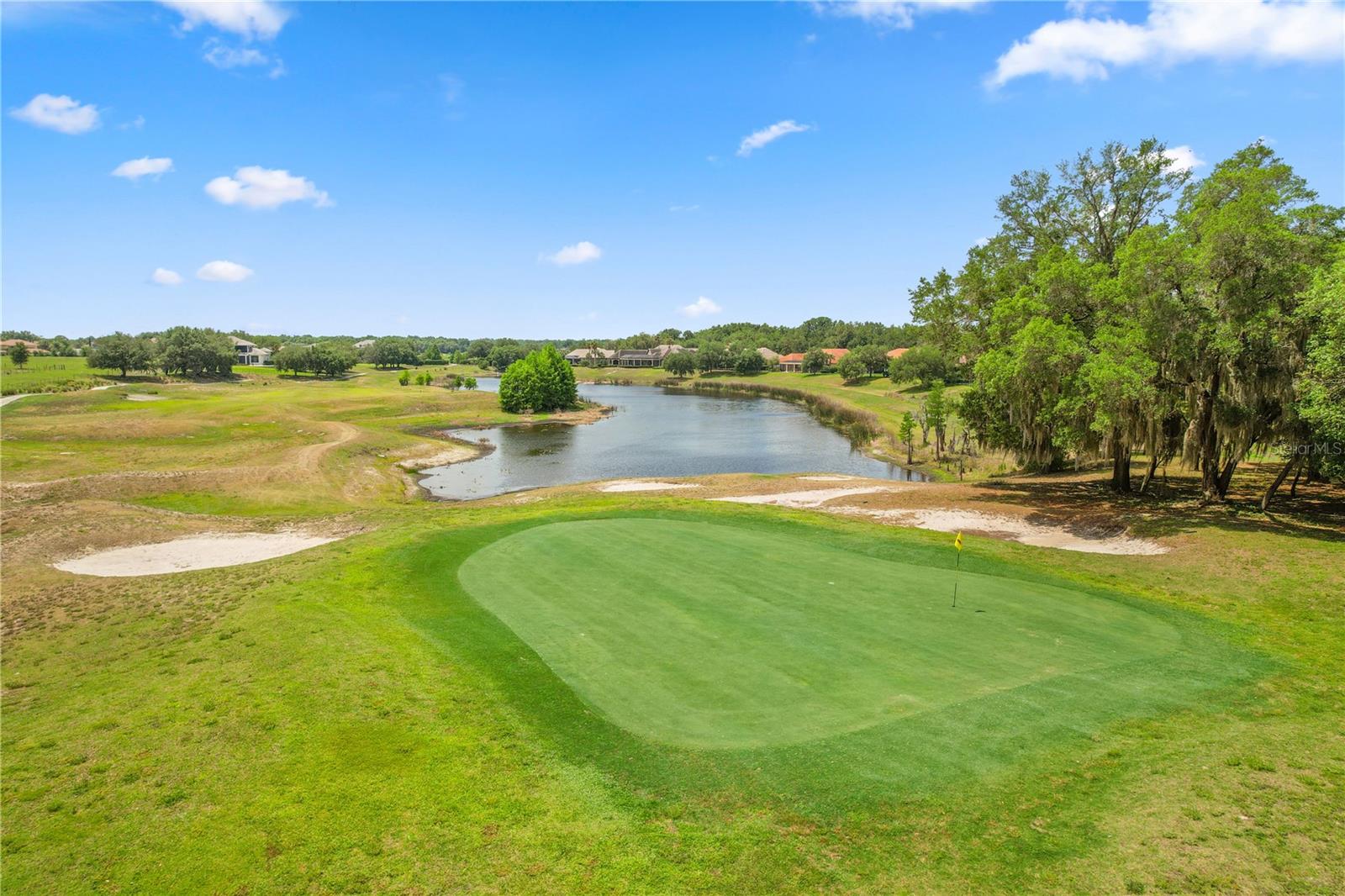 HEATHROW COUNTRY ESTATE - Residential