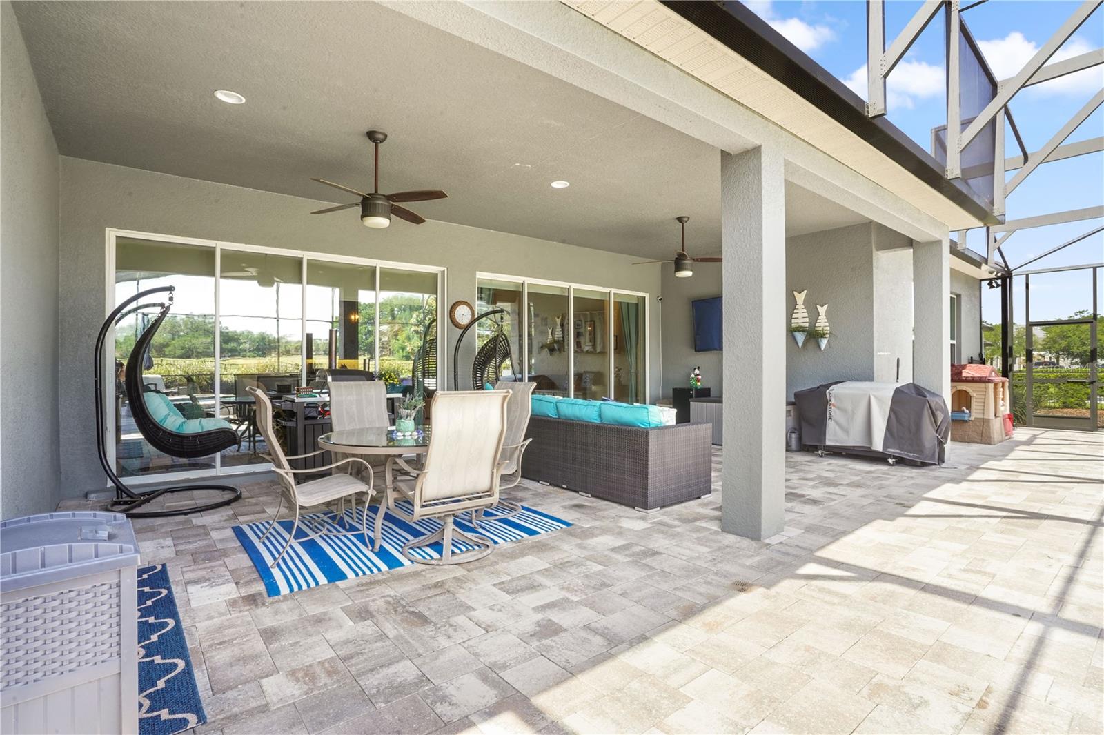 HEATHROW COUNTRY ESTATE - Residential