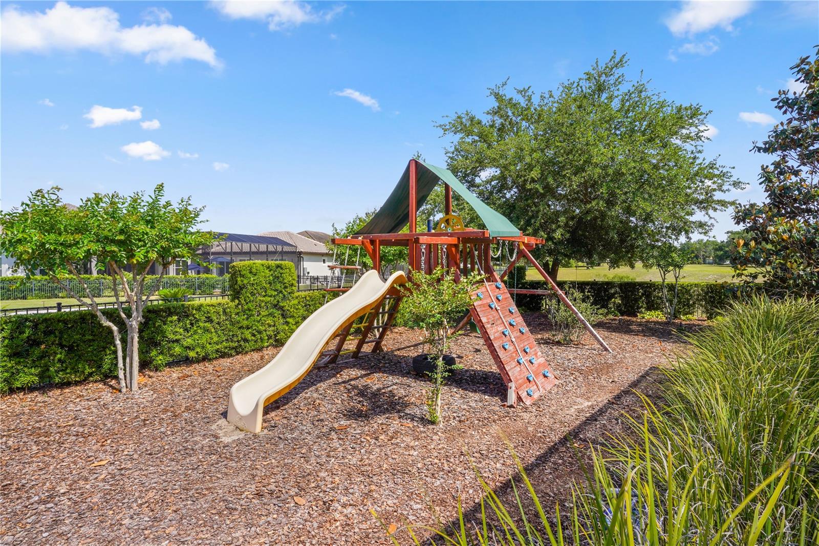 HEATHROW COUNTRY ESTATE - Residential