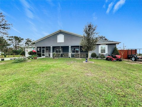 A home in LAKE WALES