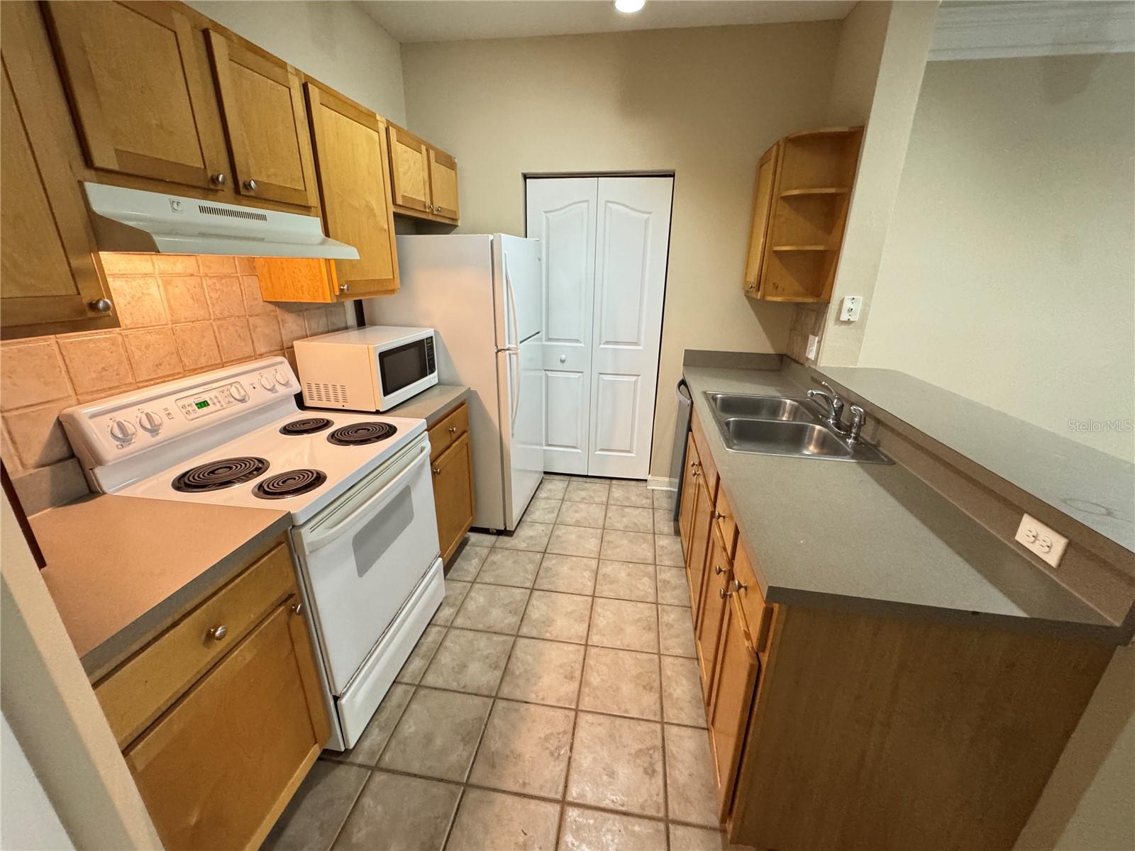 GRAND KEY A CONDOMINIUM - Residential Lease