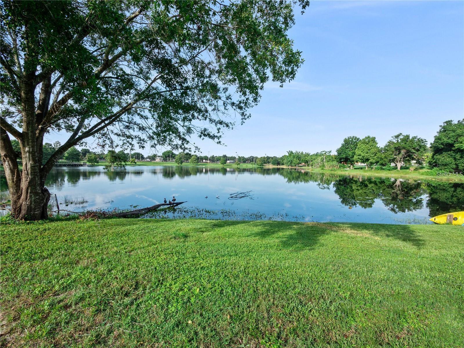 TWIN LAKES MANOR ADD 02 - Residential