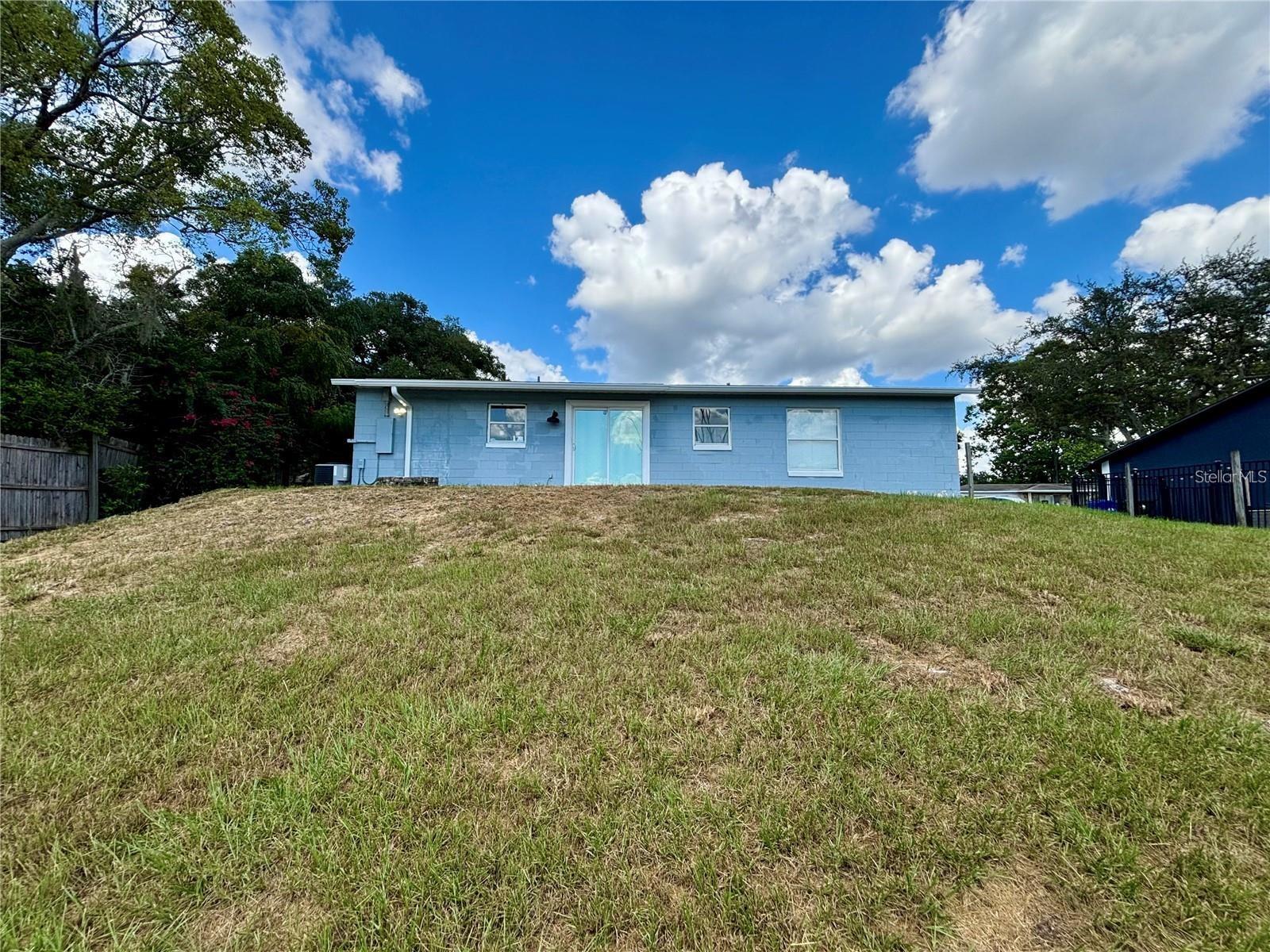 TWIN LAKES MANOR ADD 02 - Residential