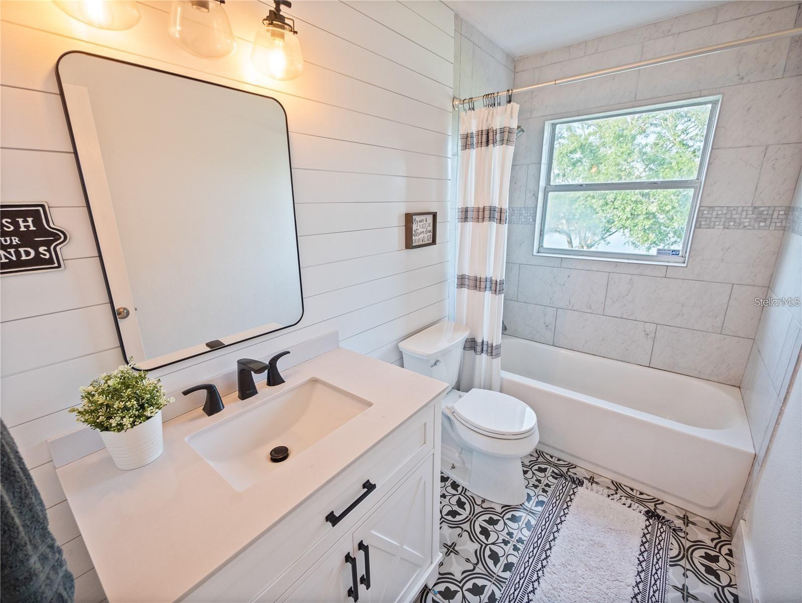 TWIN LAKES MANOR ADD 02 - Residential