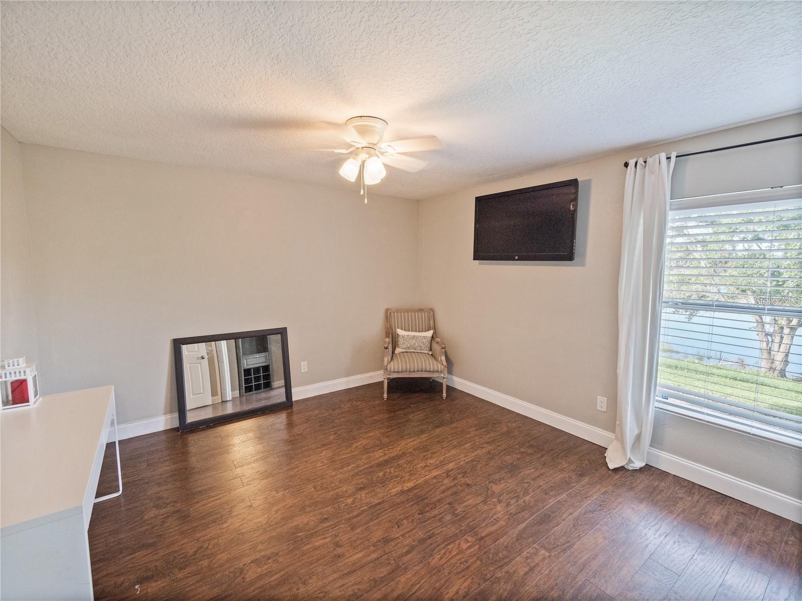 TWIN LAKES MANOR ADD 02 - Residential