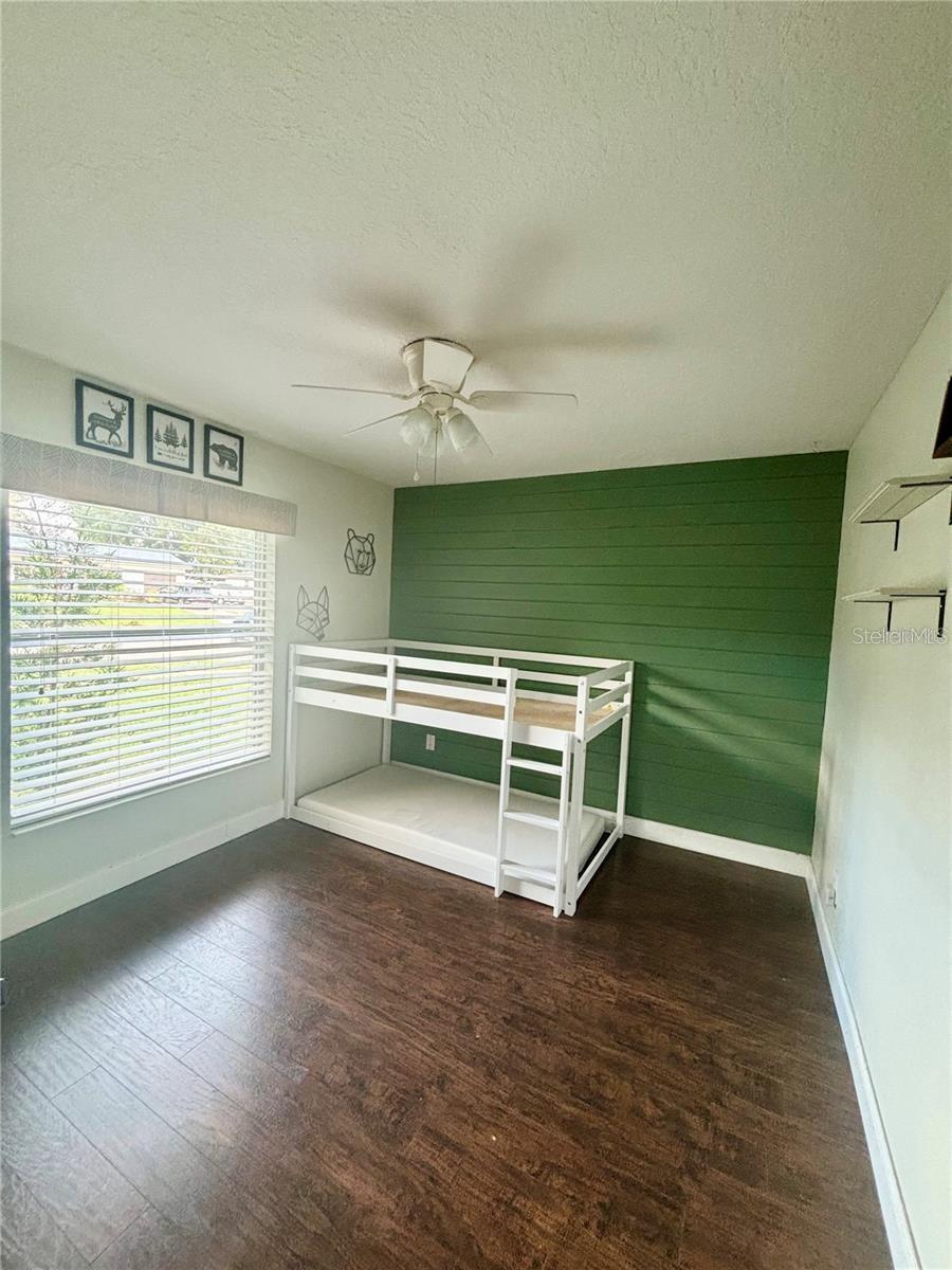 TWIN LAKES MANOR ADD 02 - Residential