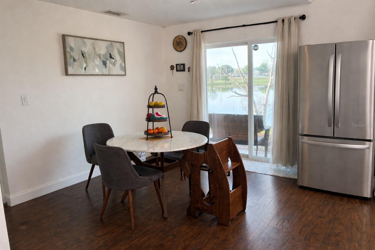 TWIN LAKES MANOR ADD 02 - Residential