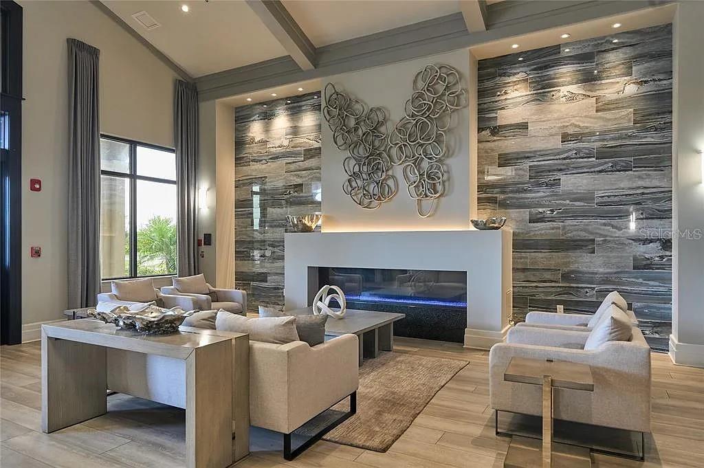 LAKEWOOD NATIONAL GOLF CULB PH II - Residential Lease