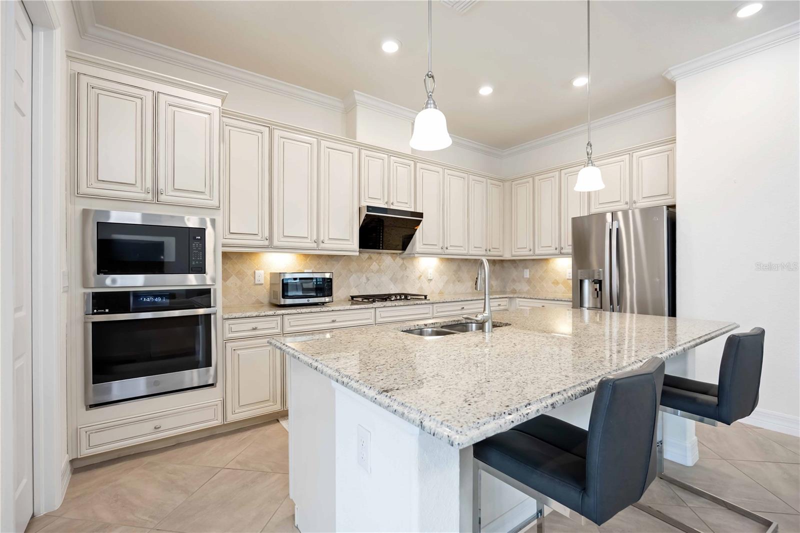 LAKEWOOD NATIONAL GOLF CULB PH II - Residential Lease