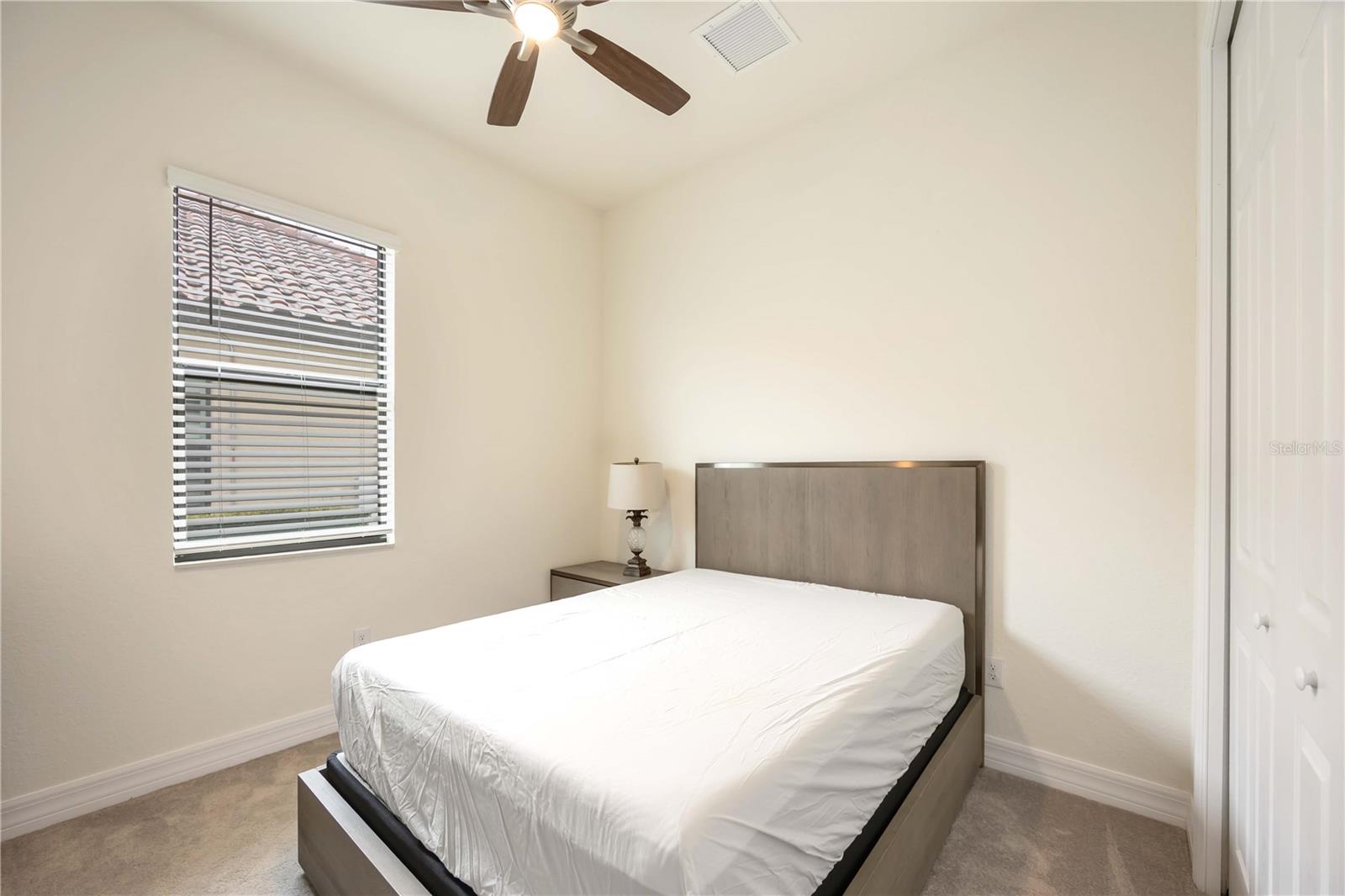 LAKEWOOD NATIONAL GOLF CULB PH II - Residential Lease