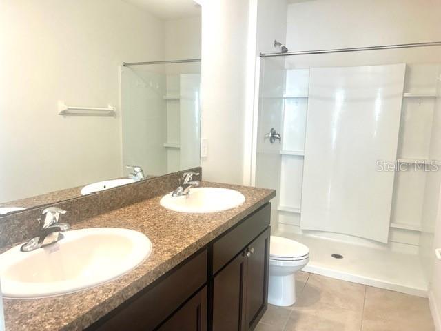 PROMENADE EAST - Residential Lease