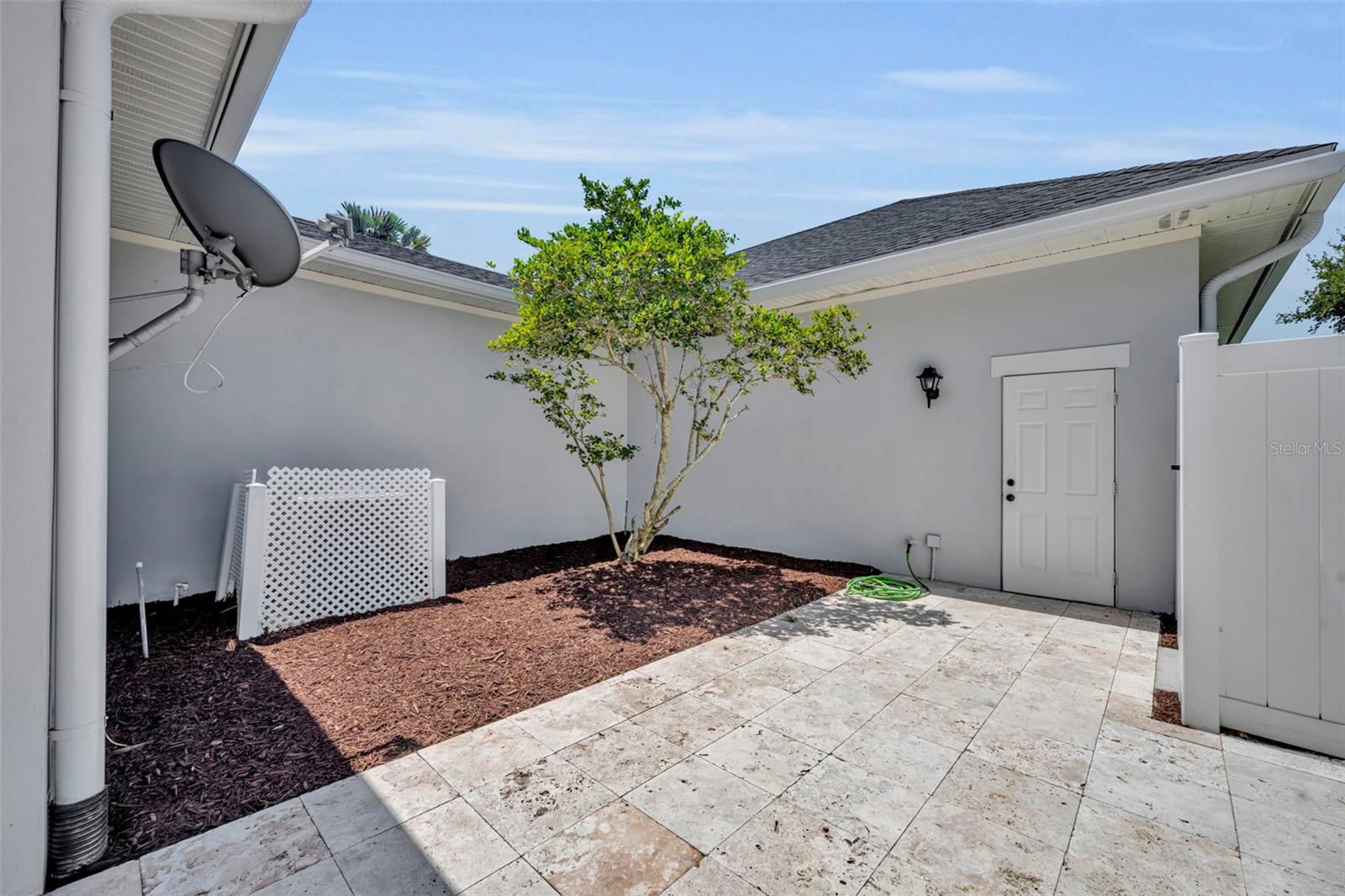COUNTERPOINT ESTATES 14 - Residential Lease