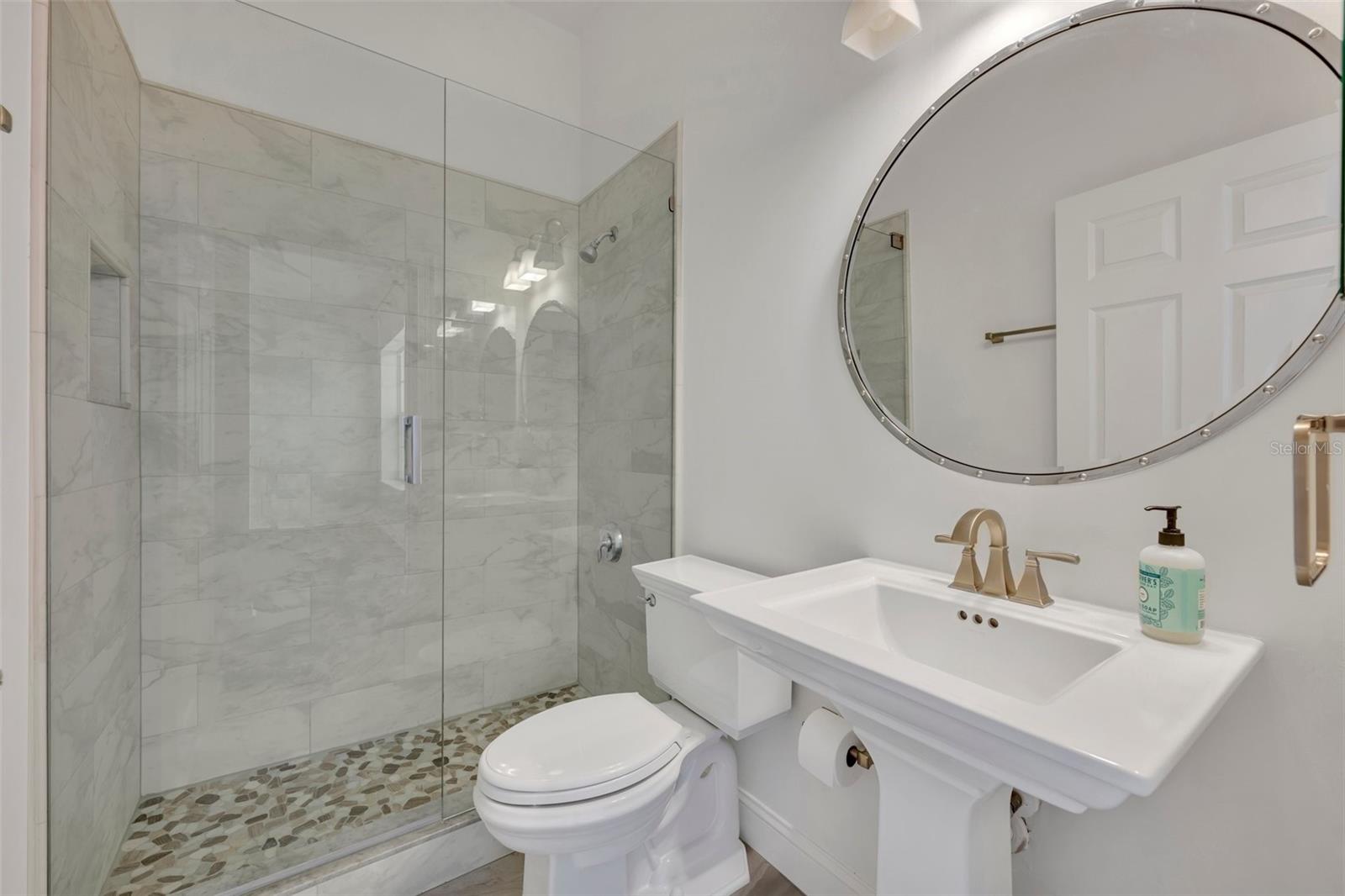COUNTERPOINT ESTATES 14 - Residential Lease