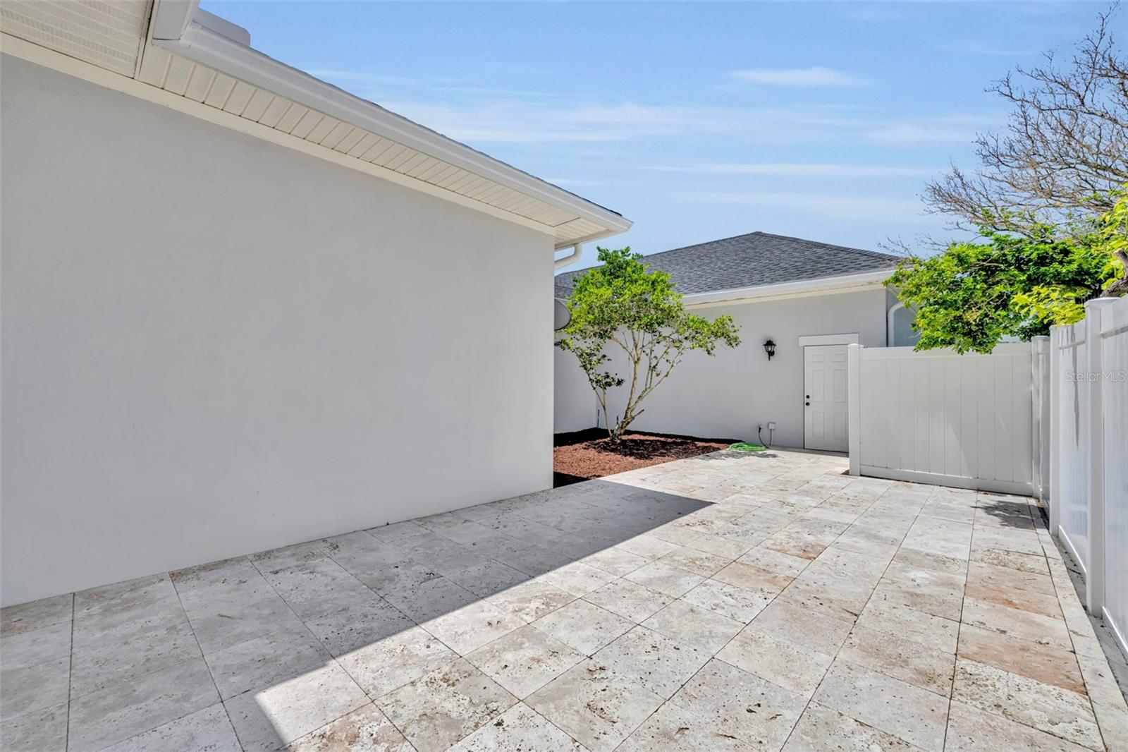 COUNTERPOINT ESTATES 14 - Residential Lease