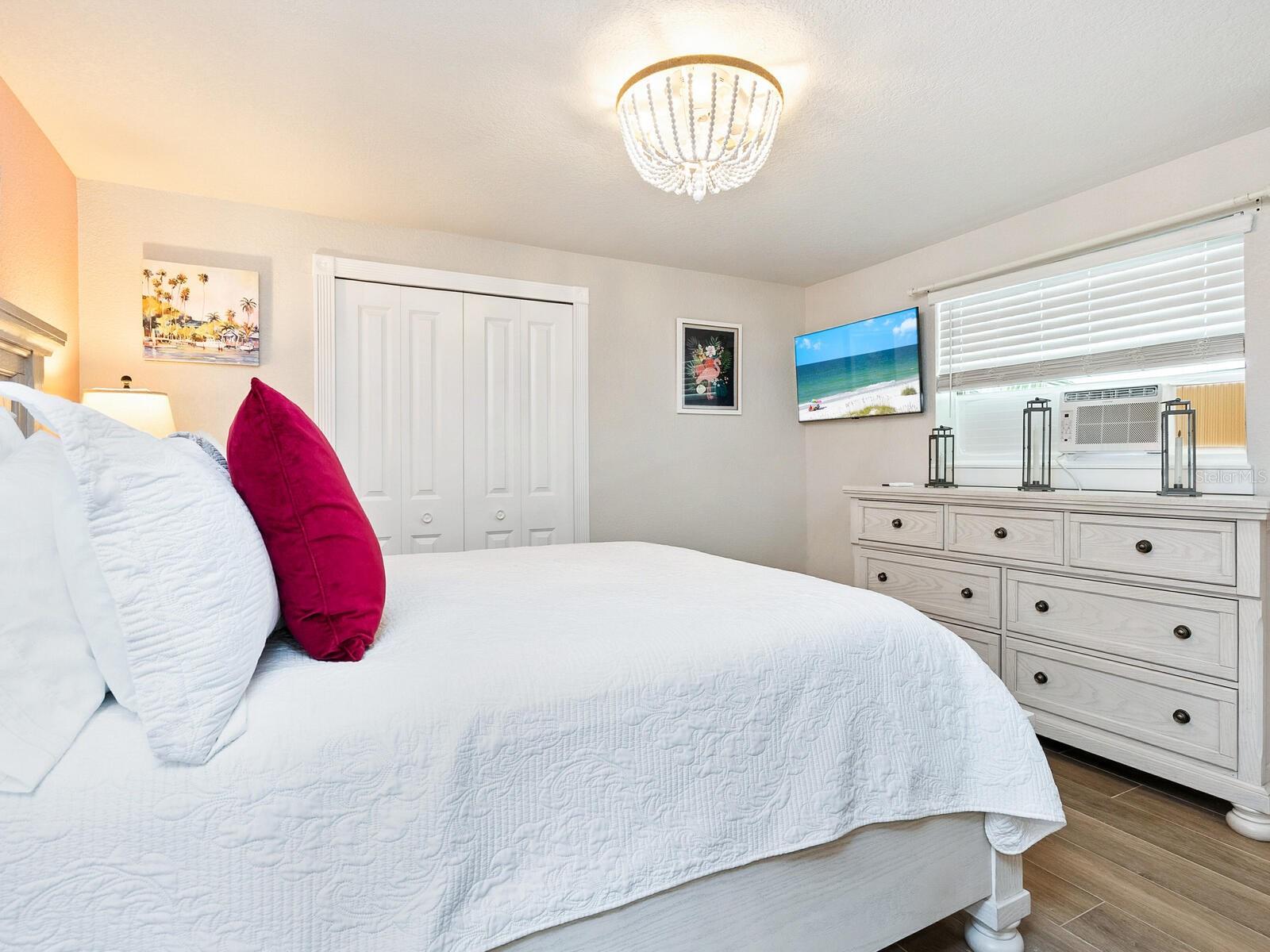 SARASOTA BEACH - Residential Income