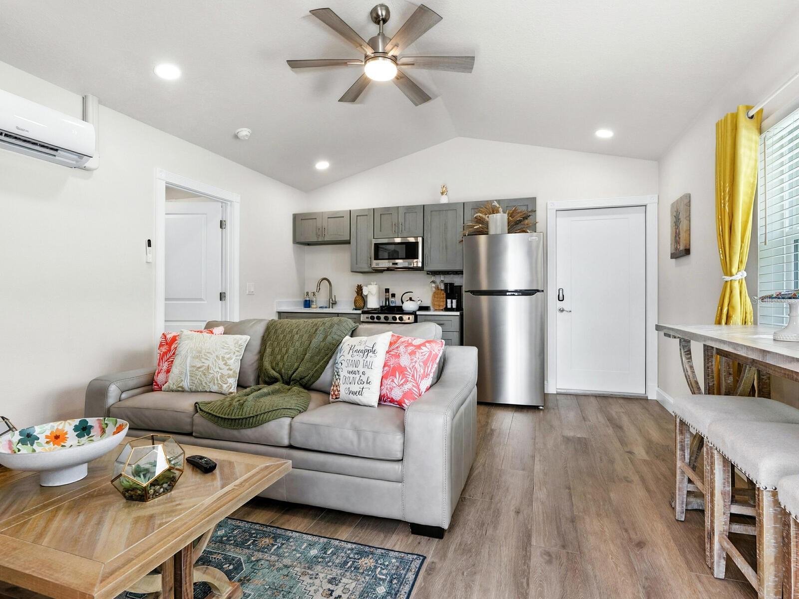 SARASOTA BEACH - Residential Income