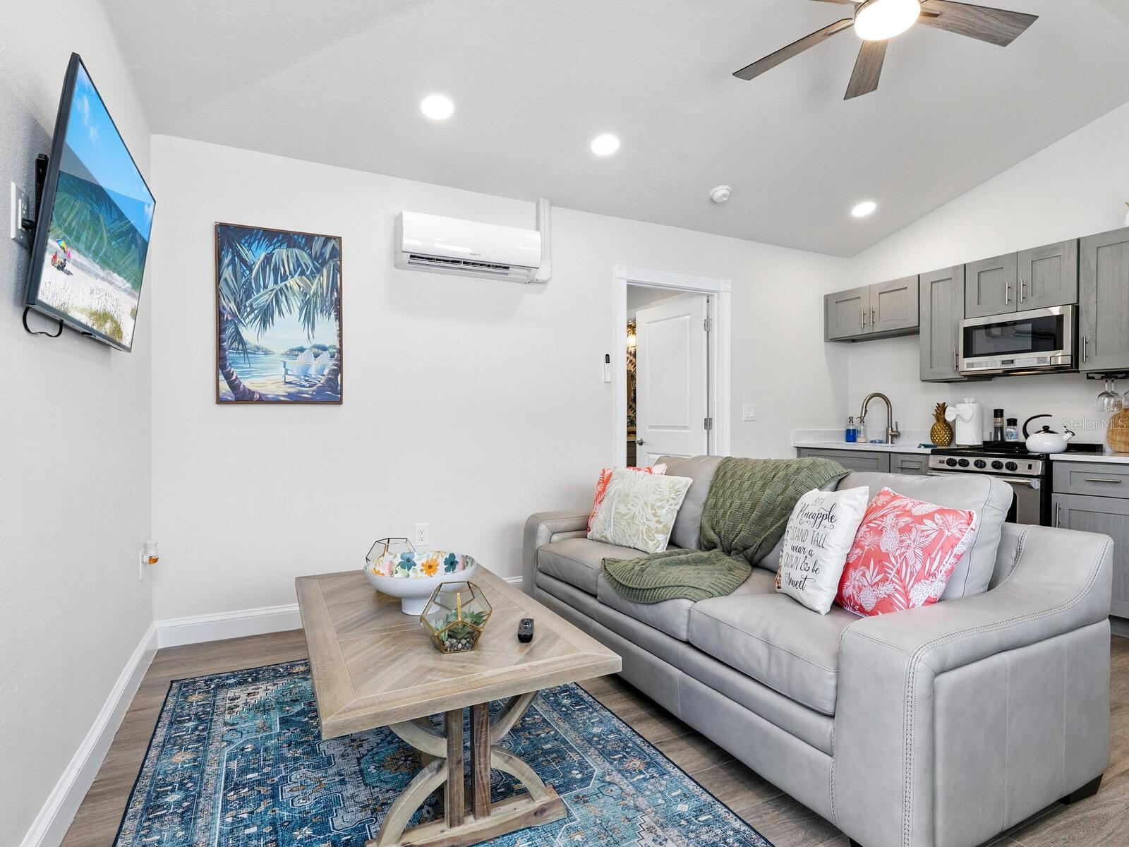 SARASOTA BEACH - Residential Income