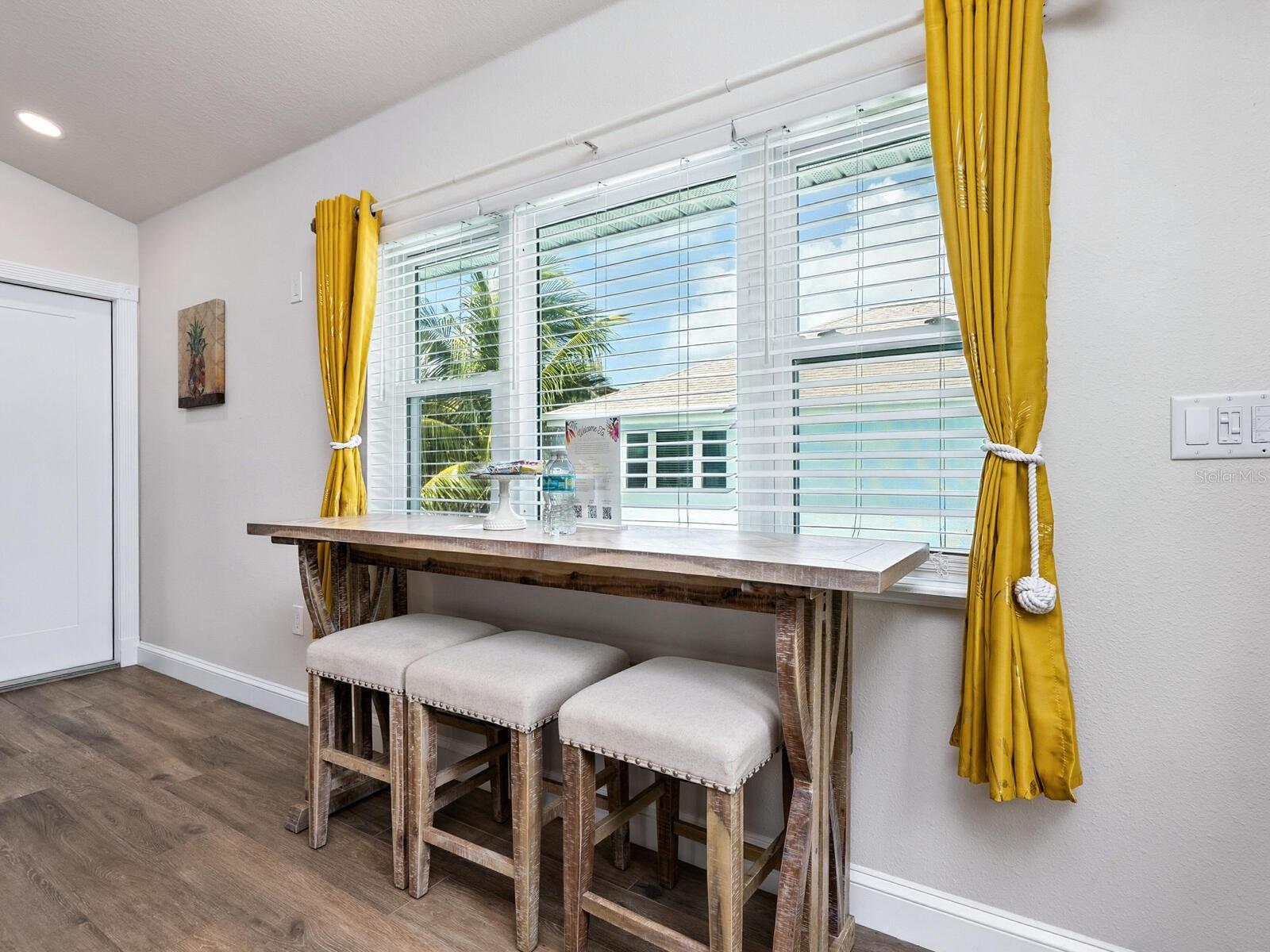 SARASOTA BEACH - Residential Income