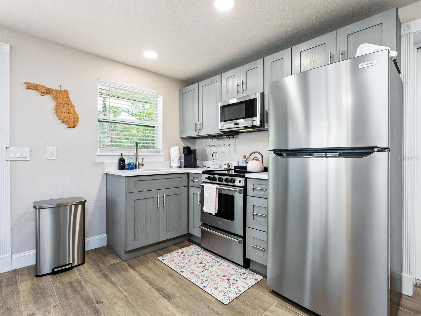 SARASOTA BEACH - Residential Income