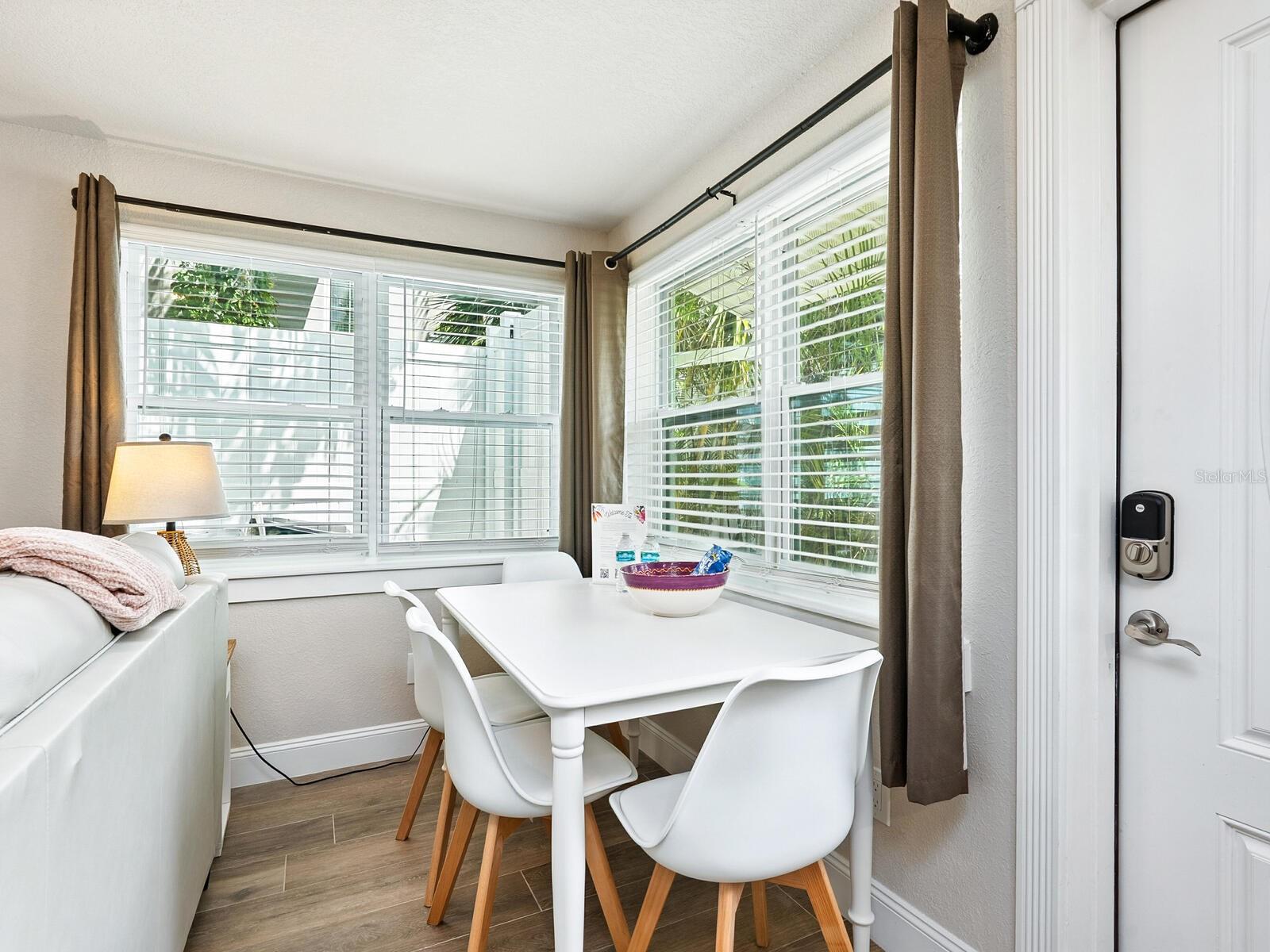 SARASOTA BEACH - Residential Income