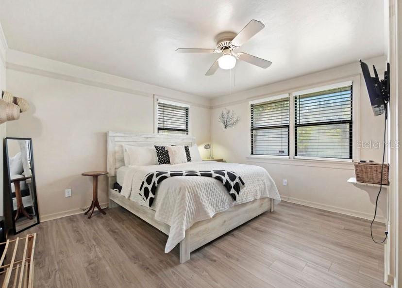 DAVIS SHORES - Residential