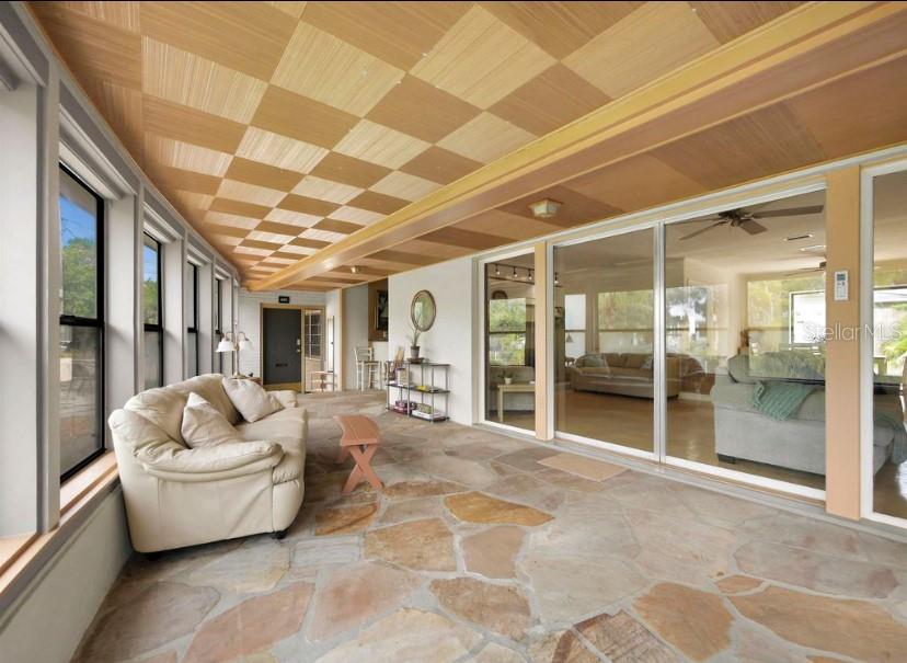 DAVIS SHORES - Residential