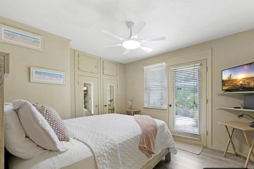 DAVIS SHORES - Residential