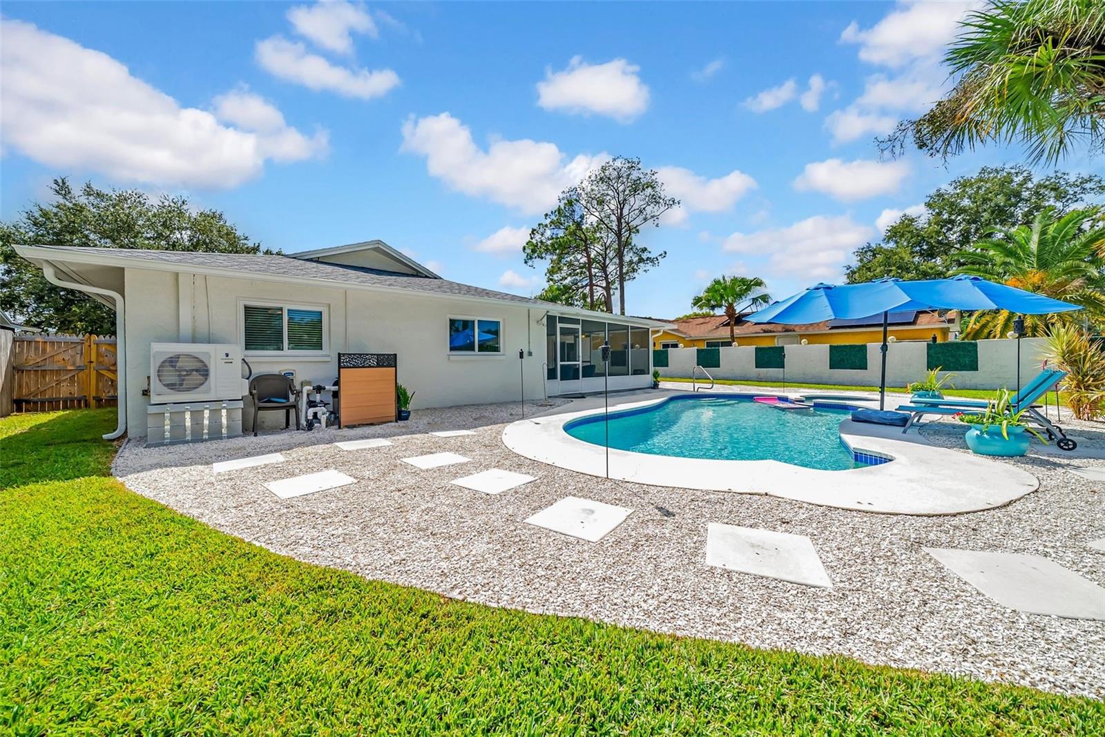 SUNSET HILLS 4TH ADD - Residential