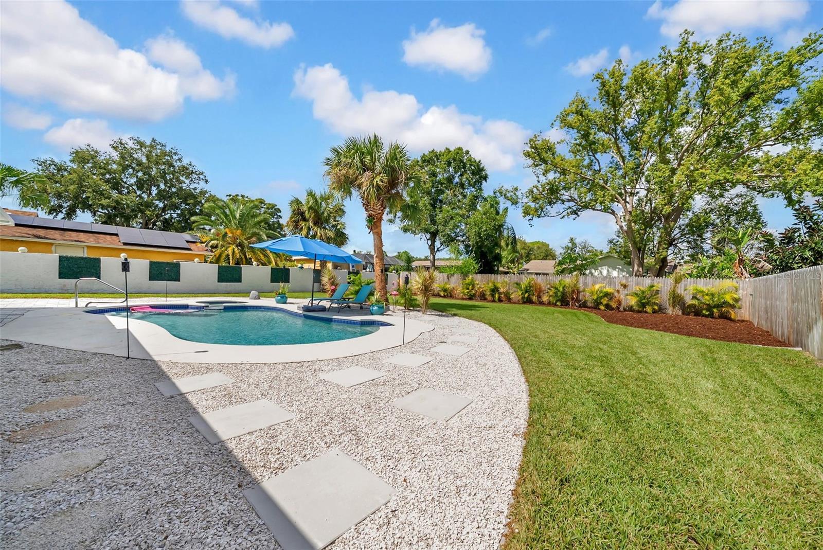 SUNSET HILLS 4TH ADD - Residential