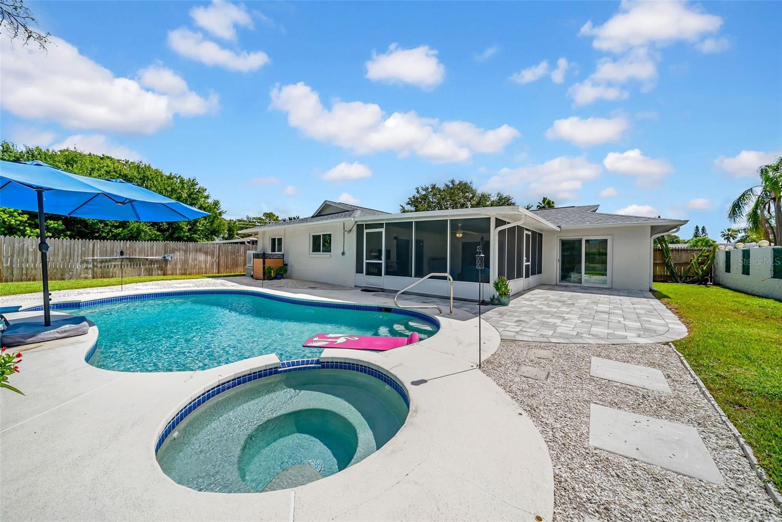 SUNSET HILLS 4TH ADD - Residential