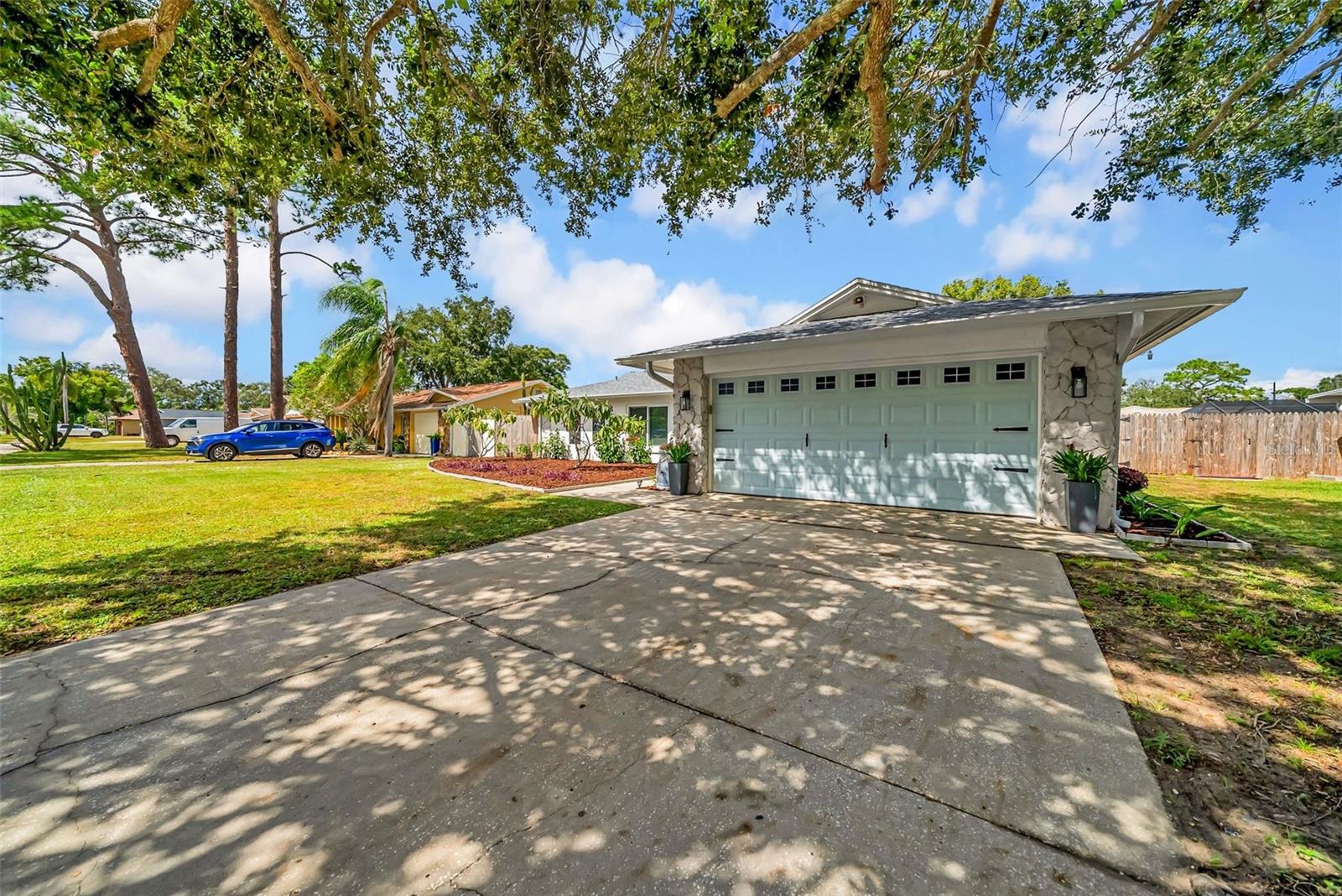 SUNSET HILLS 4TH ADD - Residential