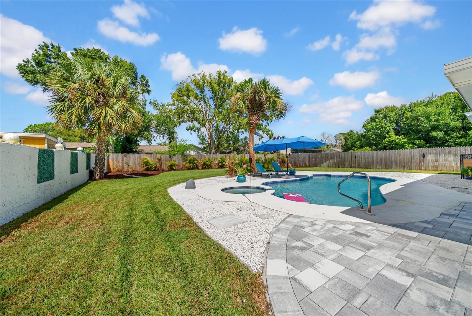 SUNSET HILLS 4TH ADD - Residential